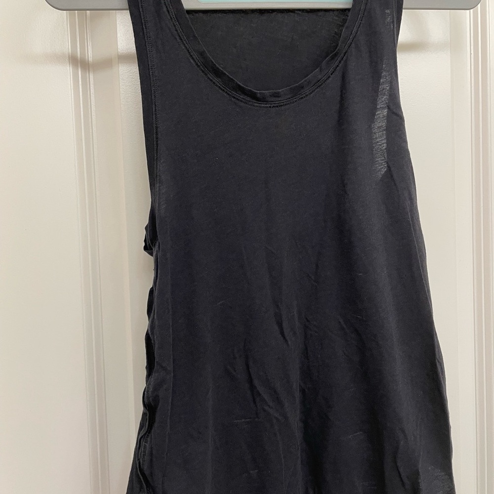 2x lululemon muscle tanks size 4